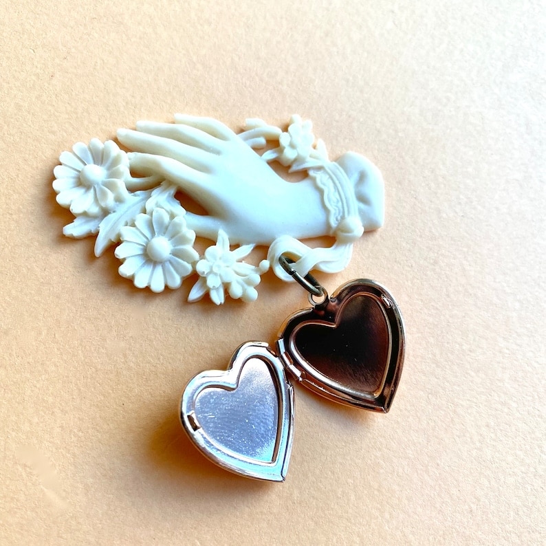heart mourning brooch