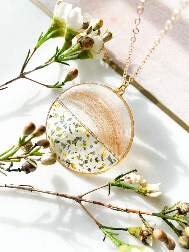 circle mourning locket
