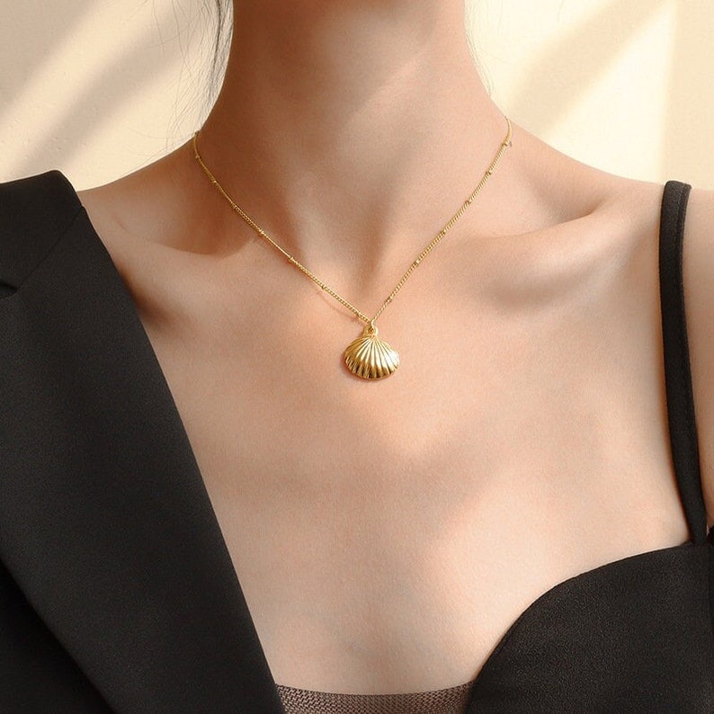 shell necklace