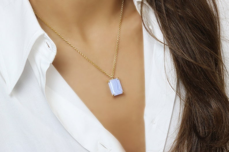 Minimalist agate pendant