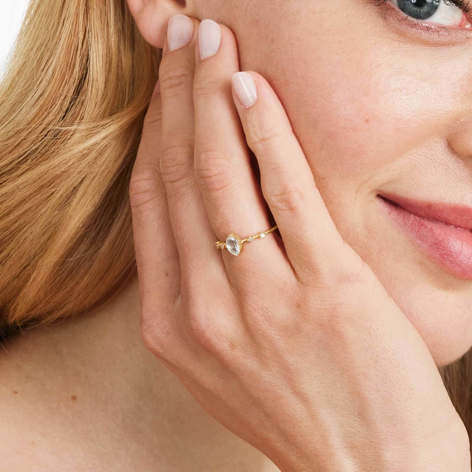 aquamarine and diamond ring