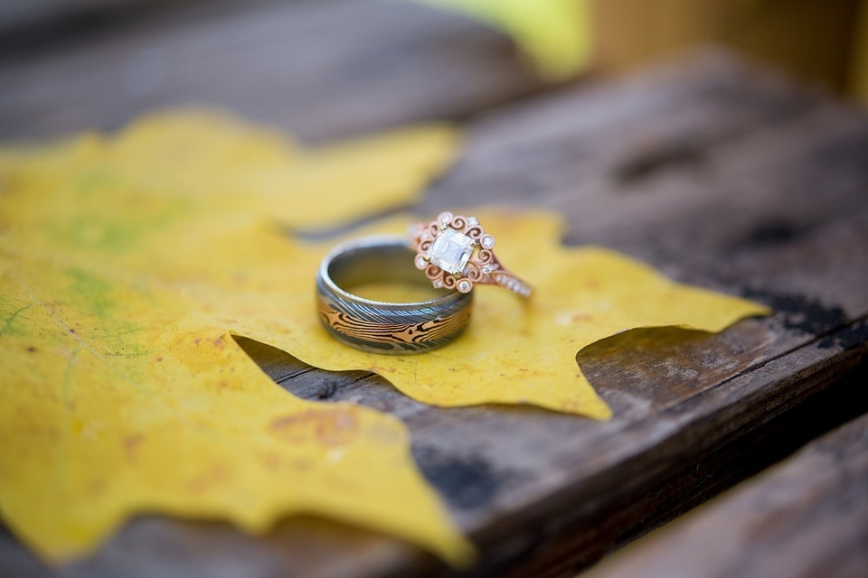 asscher diamond in rose gold on nice background