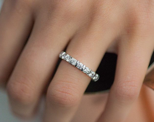 bar setting eternity band