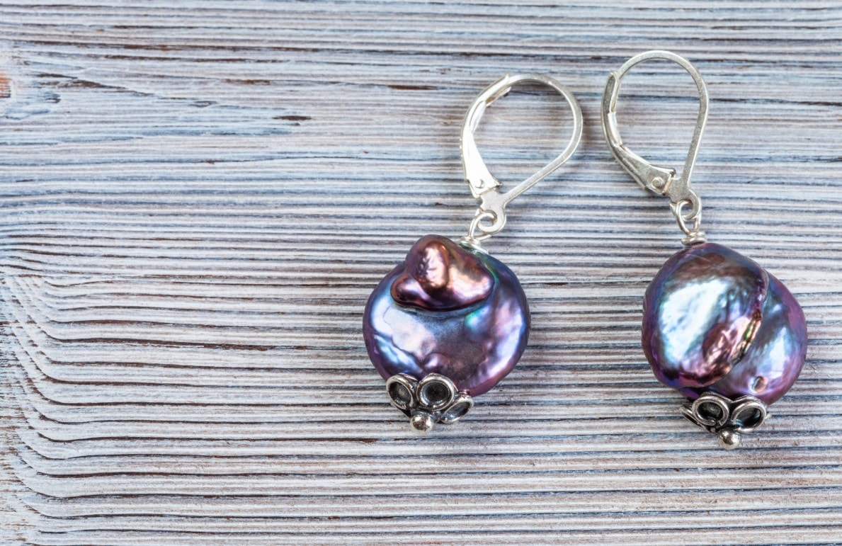 Baroque pearl earring