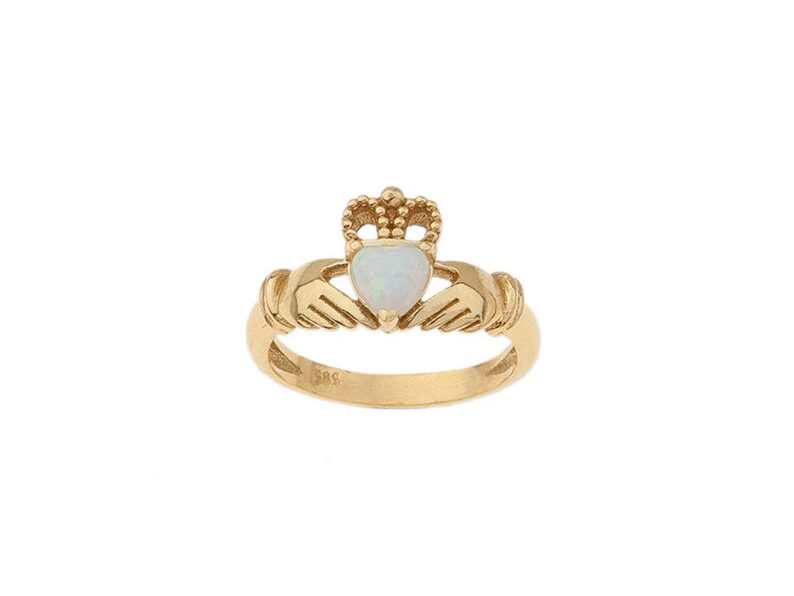 Celtic claddagh ring