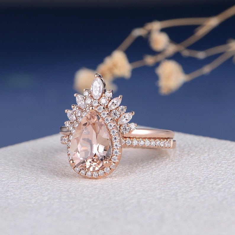 Curved wedding band