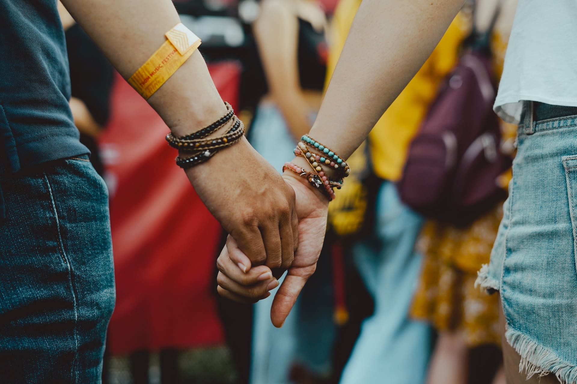 how-to-stack-bracelets