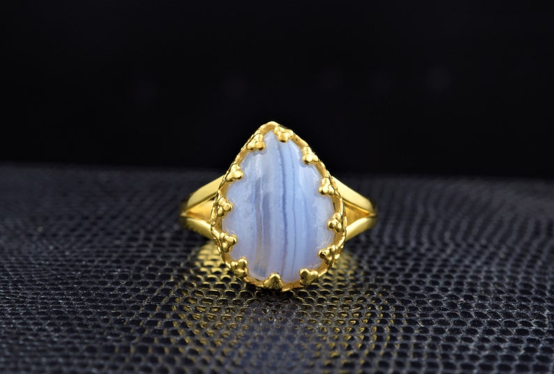 Lace agate ring