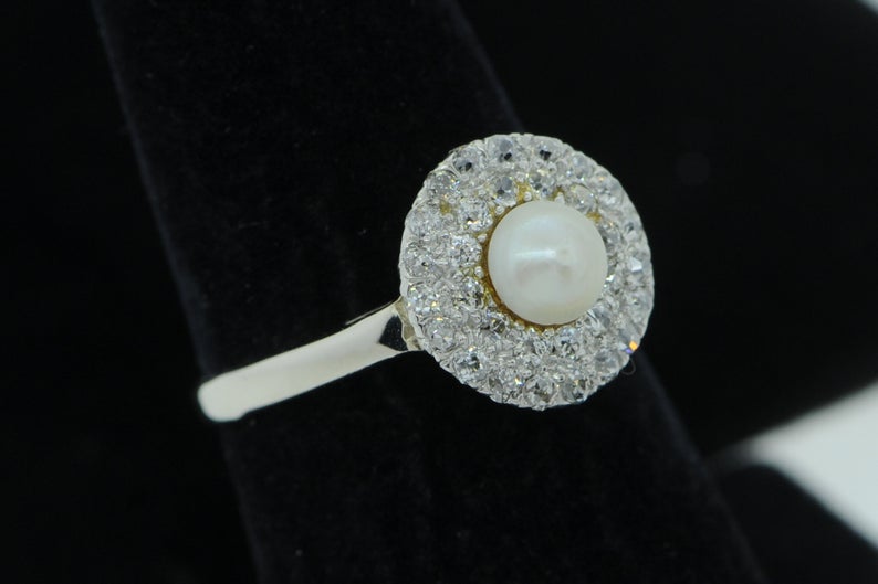 Monochromatic Edwardian era ring