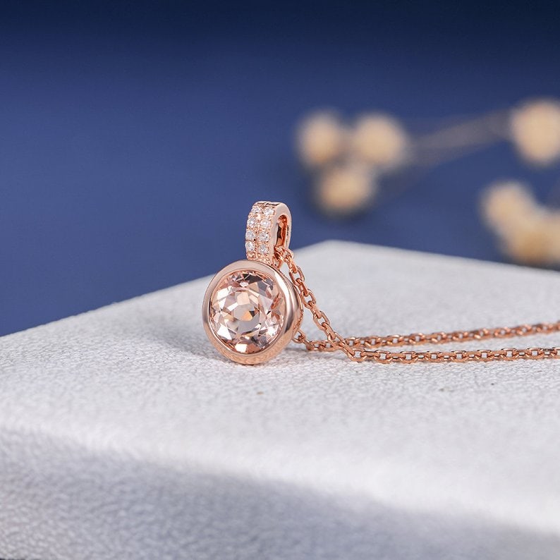 Morganite pendant in rose gold