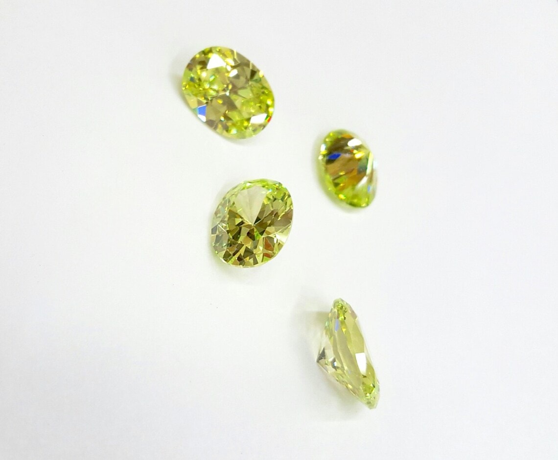 peridot colored cubic zirconia 