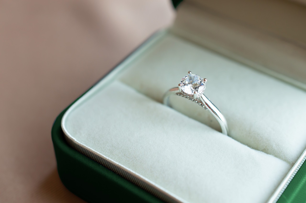 prong setting pros and cons