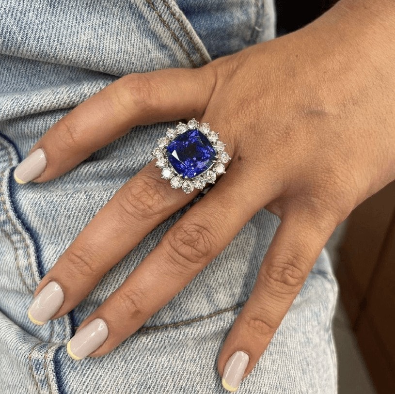 blue sapphire and diamond engagement ring