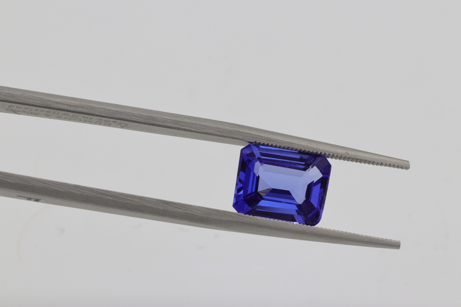 tanzanite vs sapphire guide