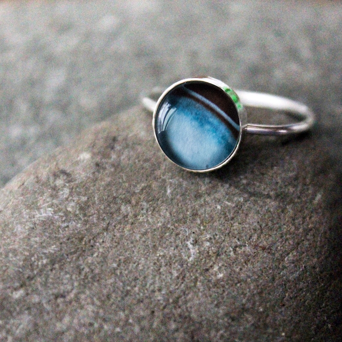 Uranus inspired ring