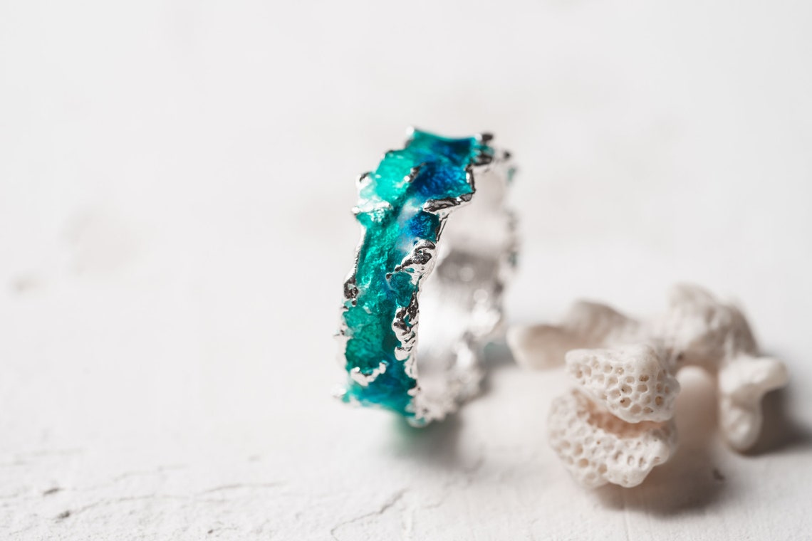 Wave inspired ring
