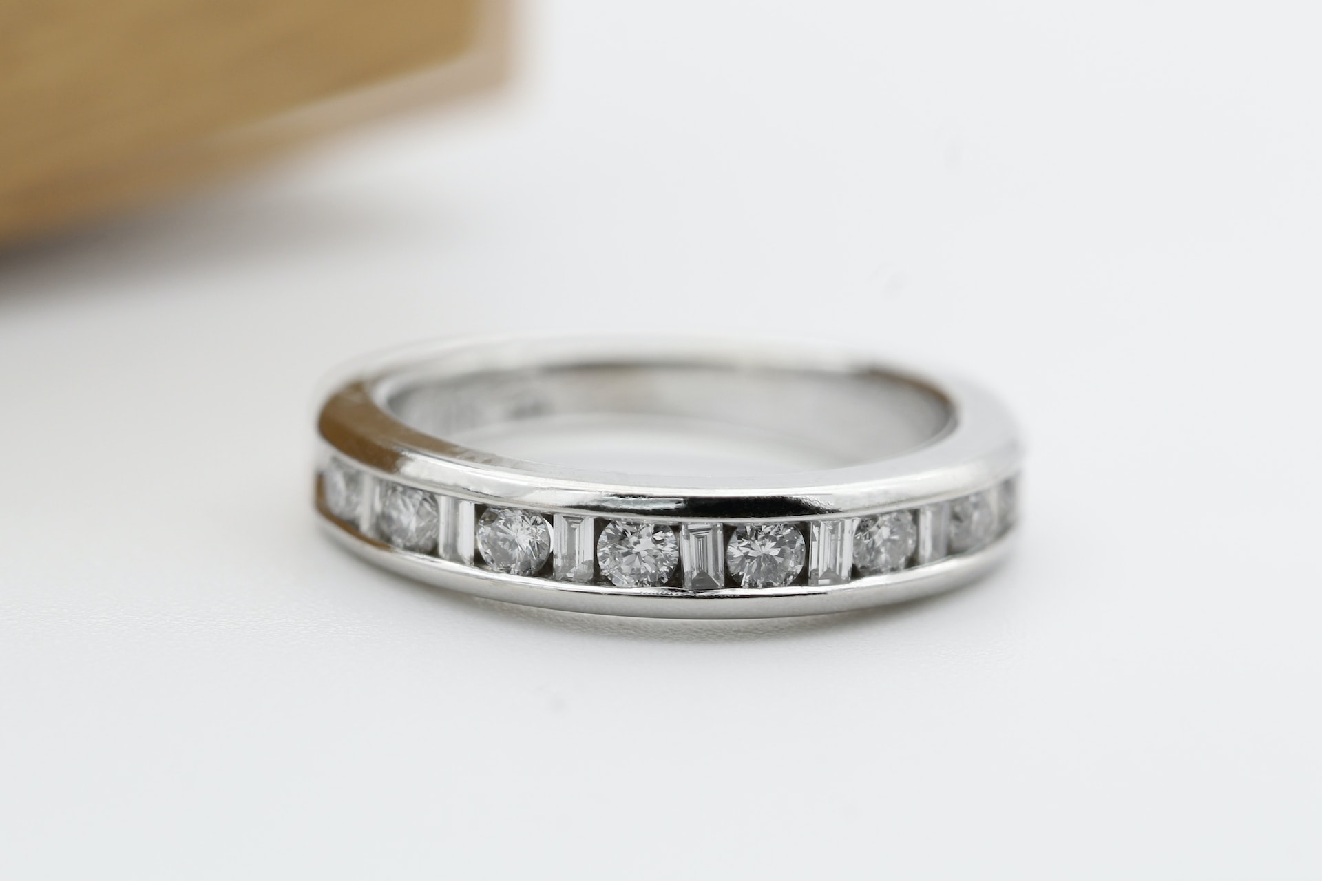 what is white gold worth