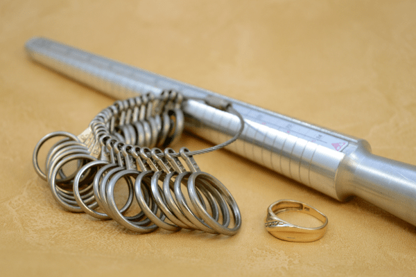 ring sizer with ring sizes