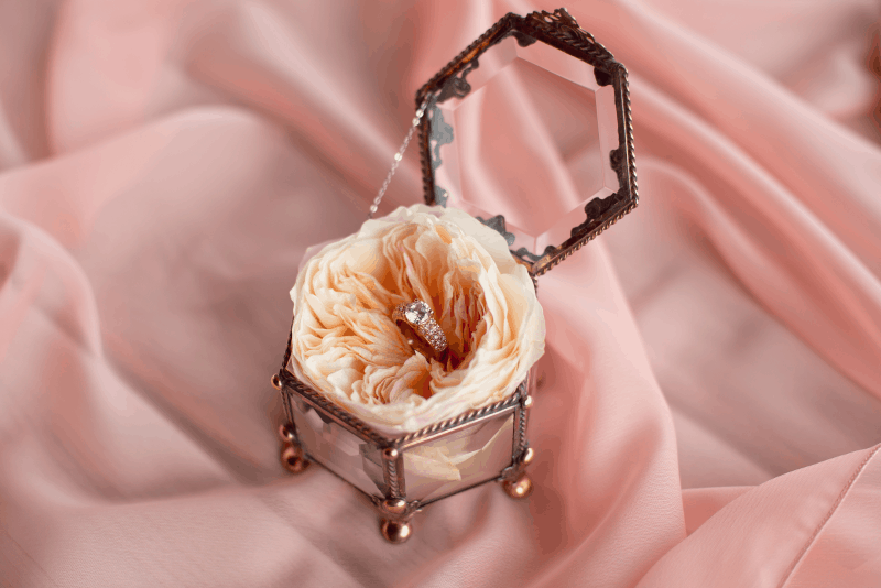Unique engagement ring box
