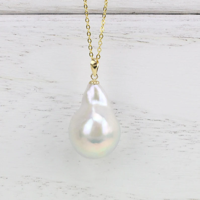 baroque pearl pendant