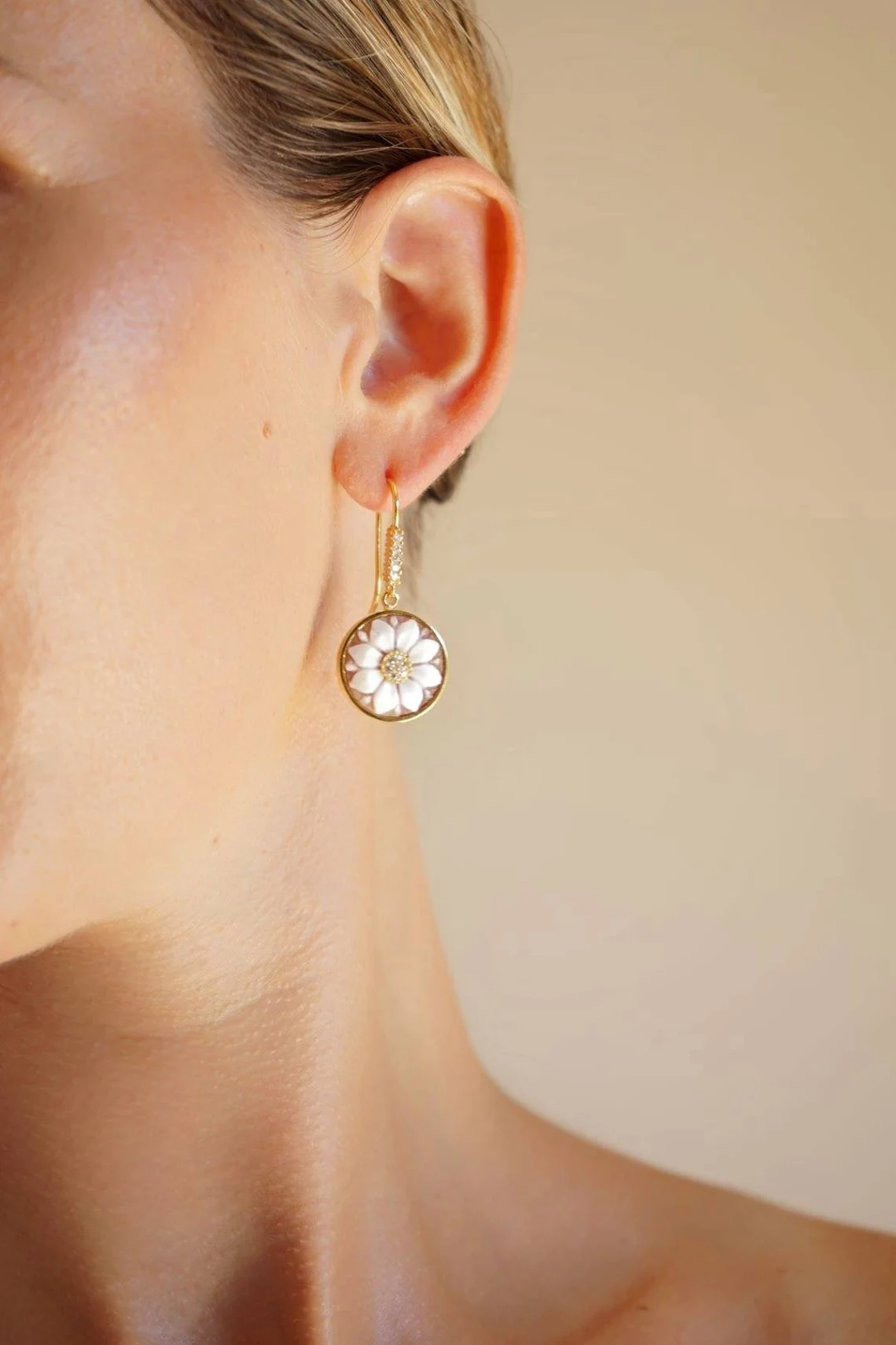 Cameo earring dangle