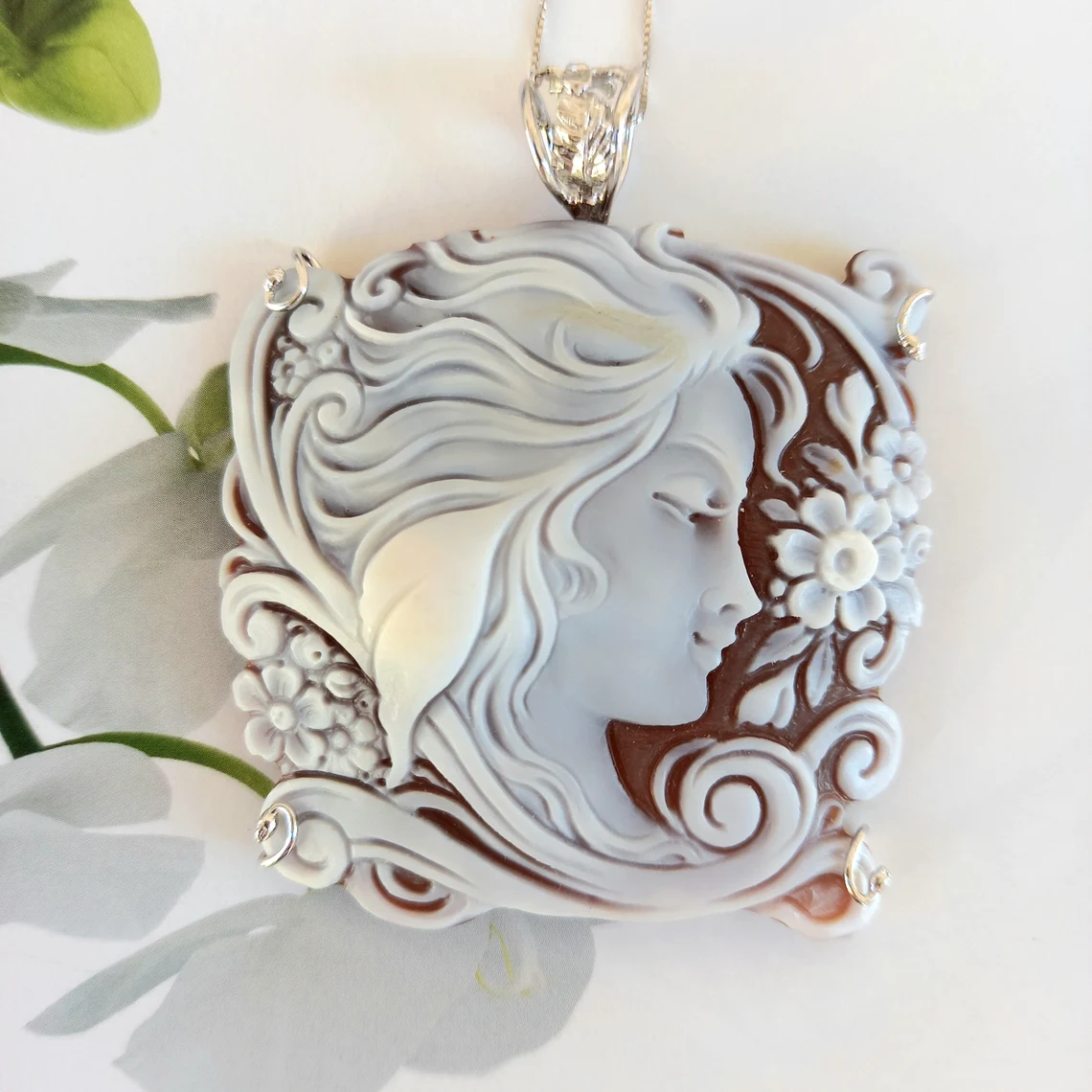 cameo pendant