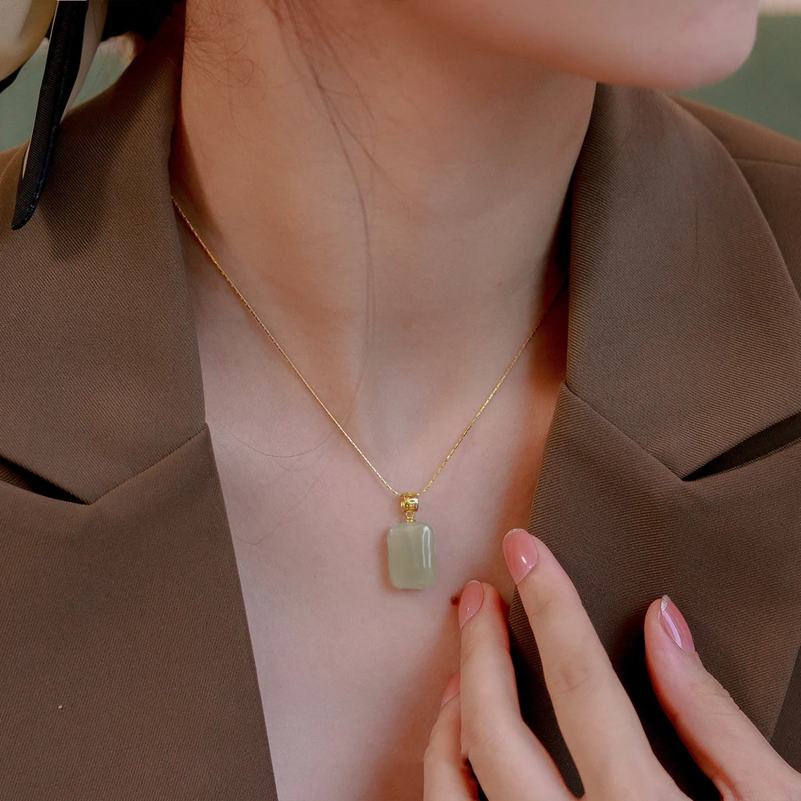 Vintage Jade Pendant Necklace