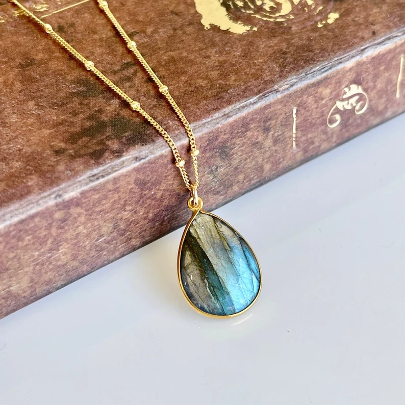labradorite teardrop pendant necklace in gold setting