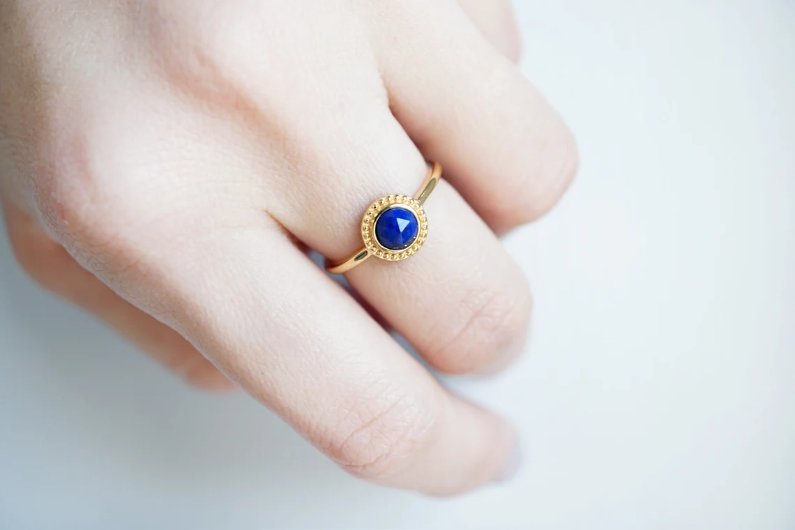 lapis lazuli ring in yellow gold