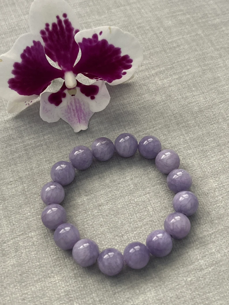 lavender jade beaded bracelet