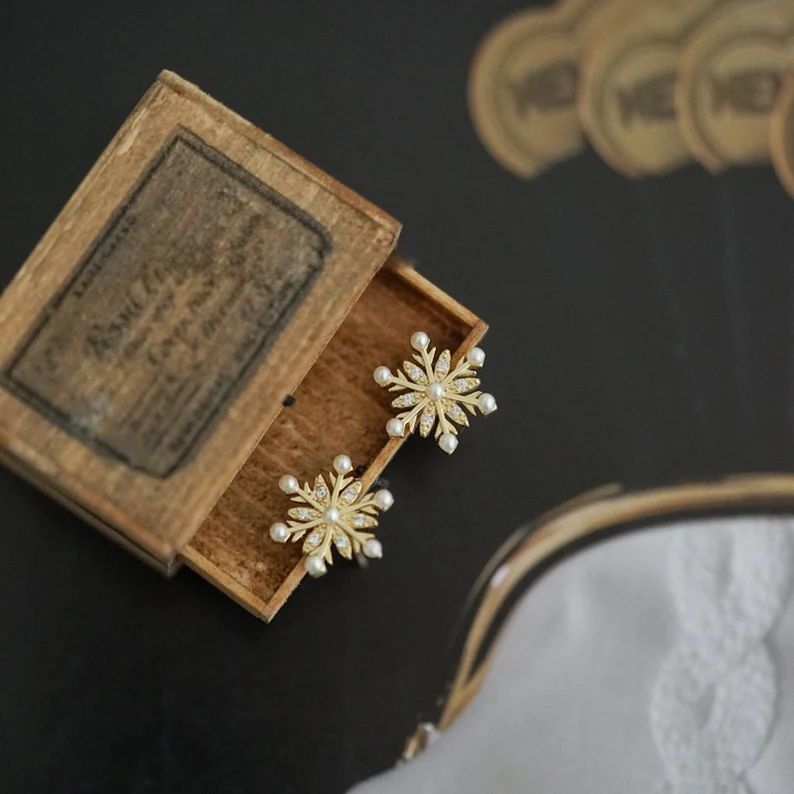 pearl snowflake earrings
