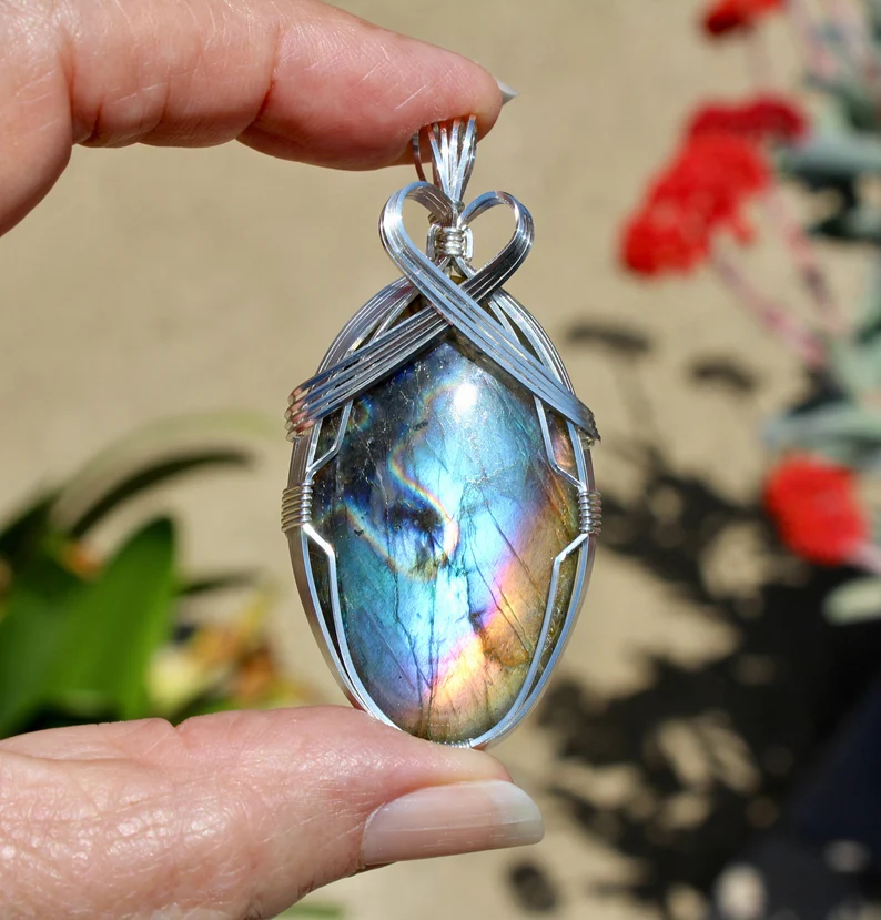 spectrolite labradorite pendant