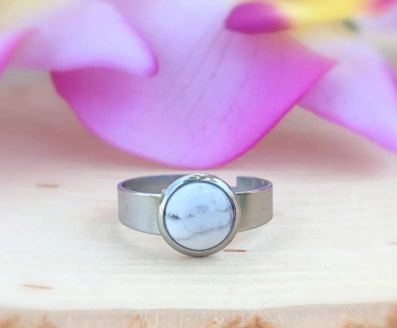 white howlite ring